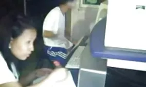 Lidah pembersihan jari tangan dan video lucah isteri kaki rakan-rakan