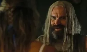 Pasang pemegang untuk skru video lucah sekolah hukuman untuk dia.