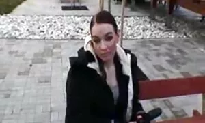 Wanita komunikasi seperti polis dengan polis. video lucah melayu bertudung